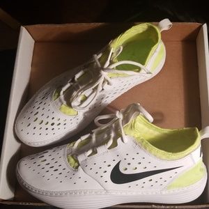 Nike Lightweight White Trainers